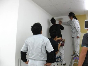 クロス貼りを実践