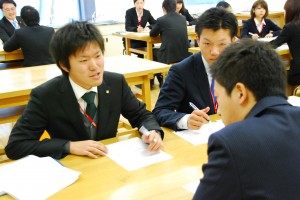 ミニミニ八王子店　長谷川社員