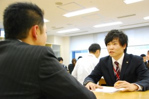 ミニミニ千歳烏山店　佐藤社員